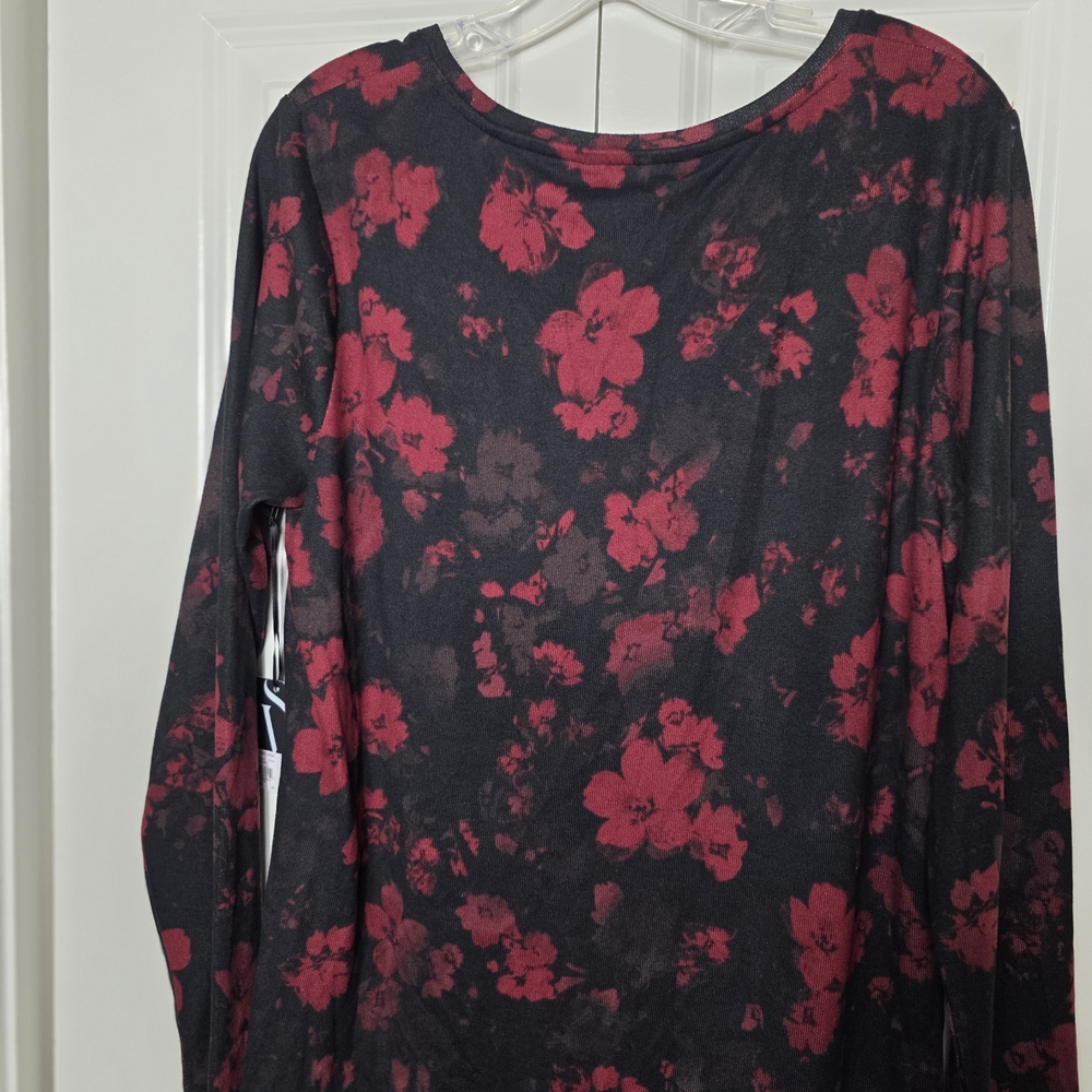Simply Vera Vera Wang Red Floral Long Sleeve Top